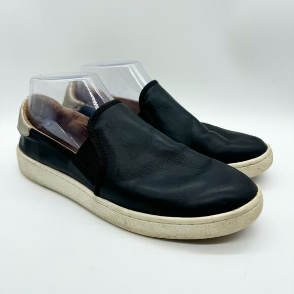 UGG Cas Black Leather Slip On Sneakers Gold Padded Heel Size 7.5 Boho Minimalist - Picture 2 of 11